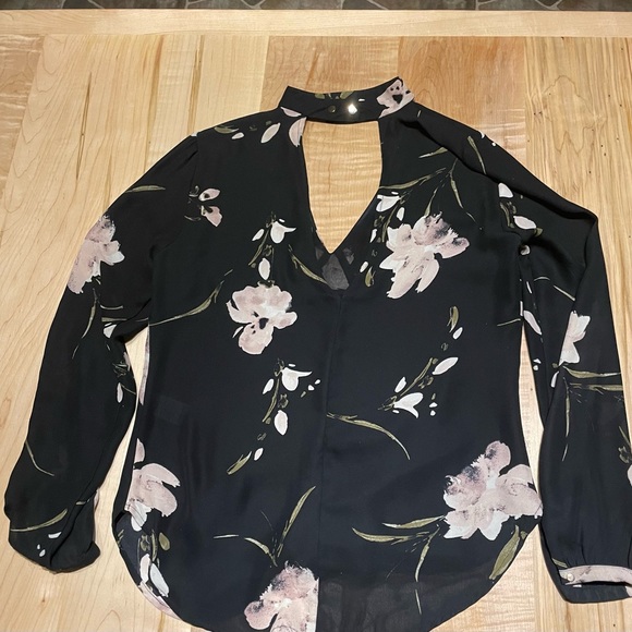 3/$20 🛍 Dynamite top - Picture 2 of 5